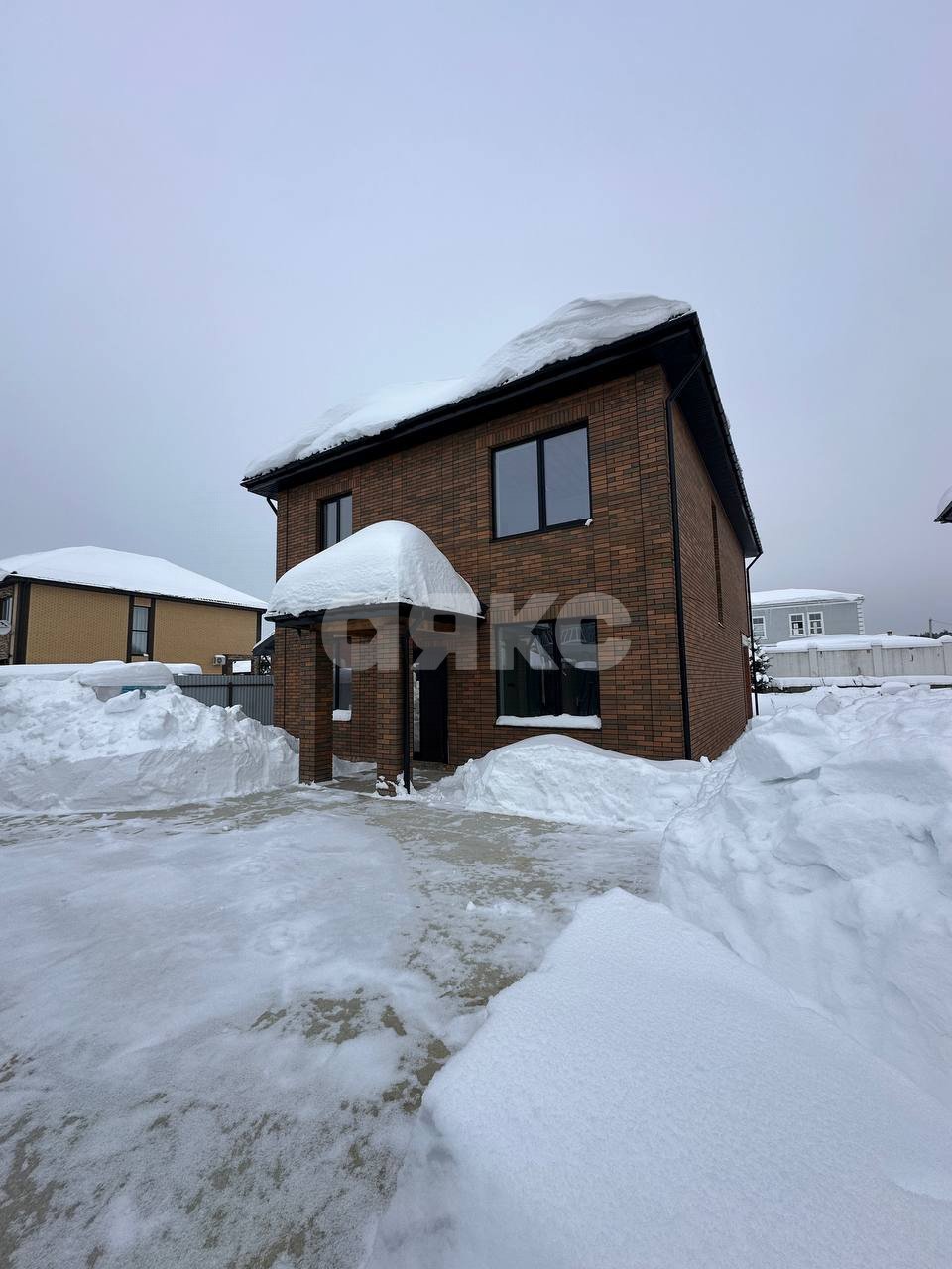 Фото №2: Дом 204 м² + 6 сот. - дачный  Спутник, ул. Звёздная